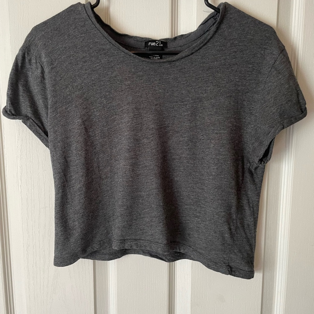 Super soft grey cropped tee